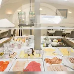 Garner - Messe By Ihg Hotel